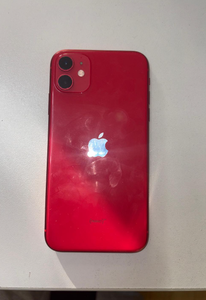 iPhone rojo comprado con Nuvrea
