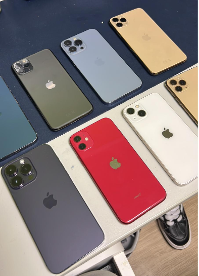 Lote de 8 iPhones conseguidos con Nuvrea